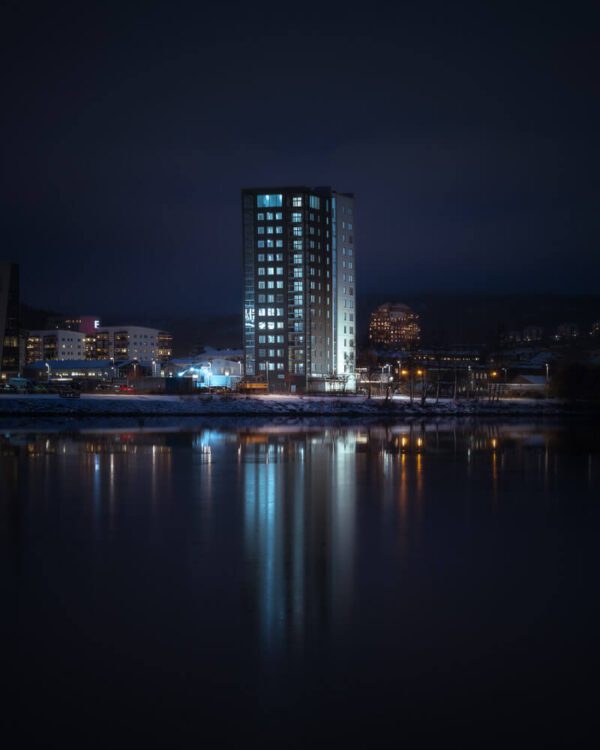 Framnäsudden Örnsköldsvik med reflektioner i vattnet
