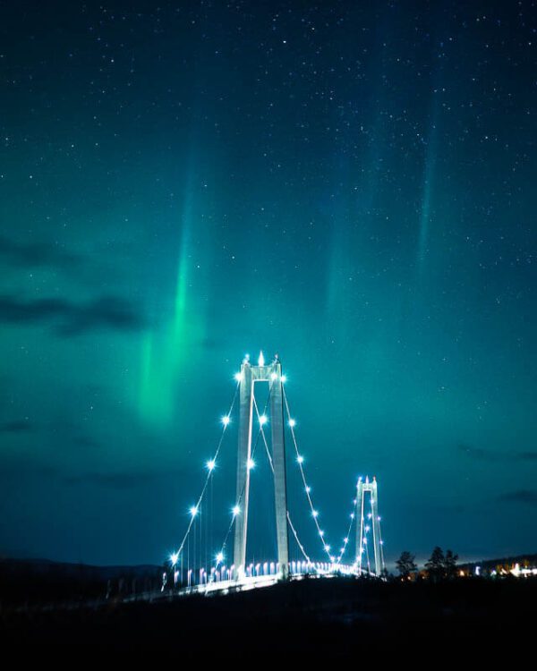 Norrsken över Högakustenbron