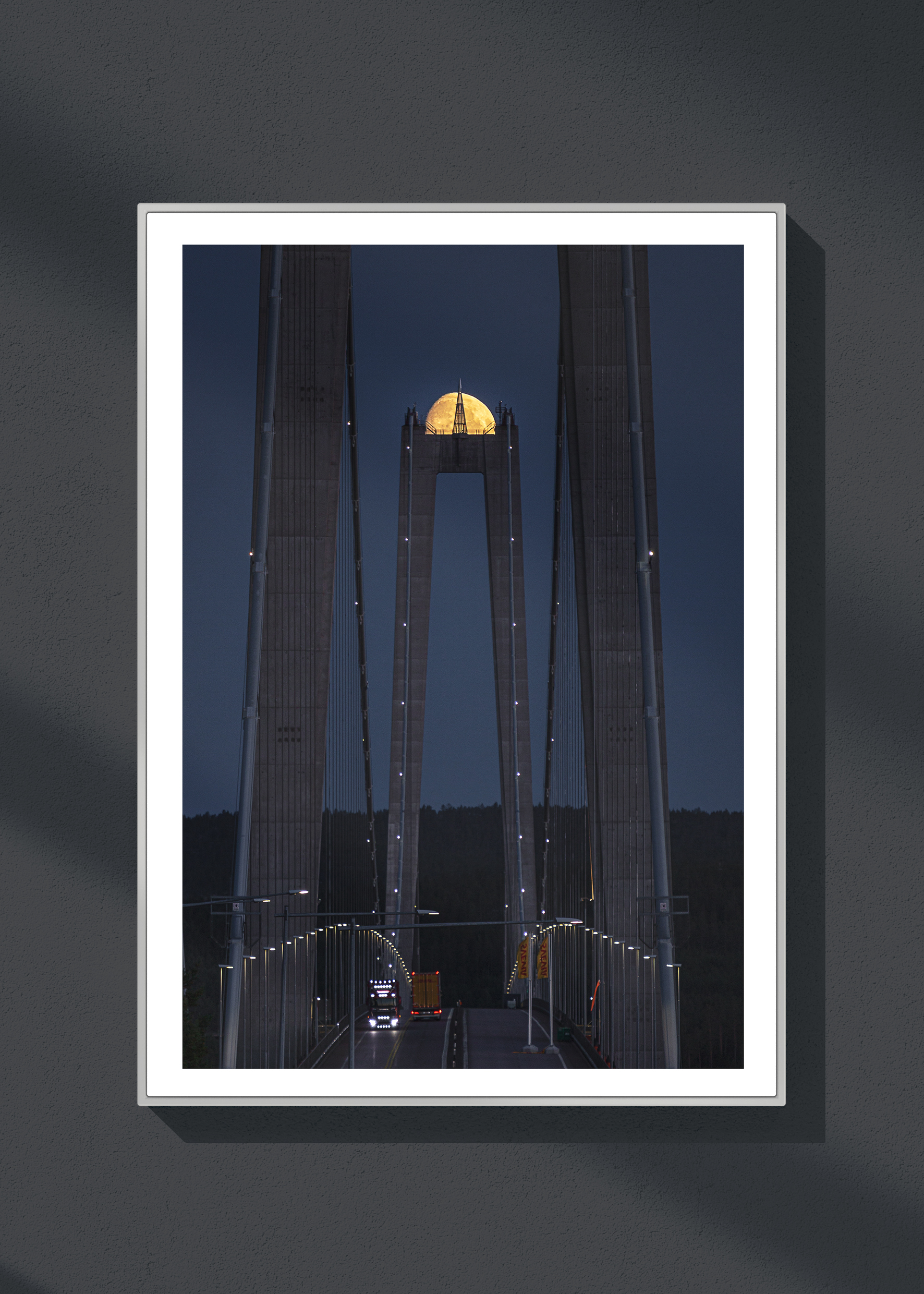 Måne över Högakustenbron - Bild 2