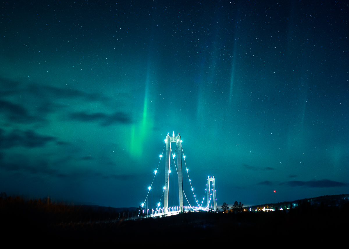 Norrsken över Högakustenbron